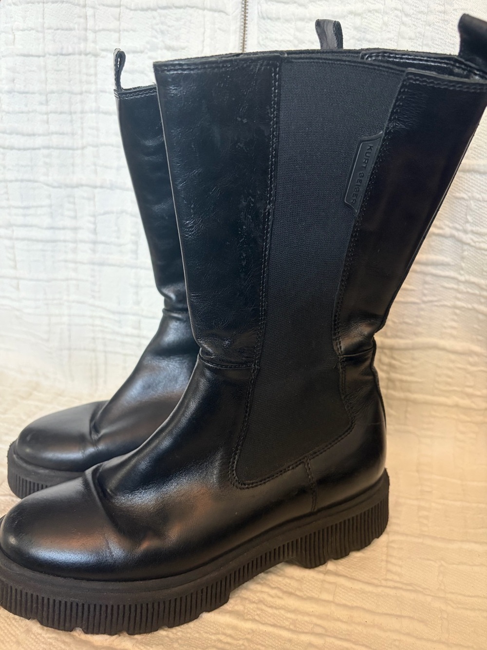 Kurt Geiger Black Leather Platform Chelsea Boots in Great Condition -Sz 7